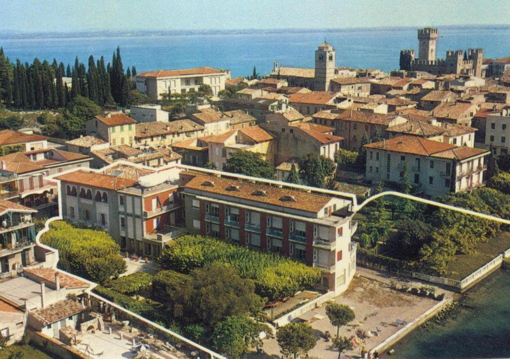 Hotel Giardino Sirmione Luaran gambar