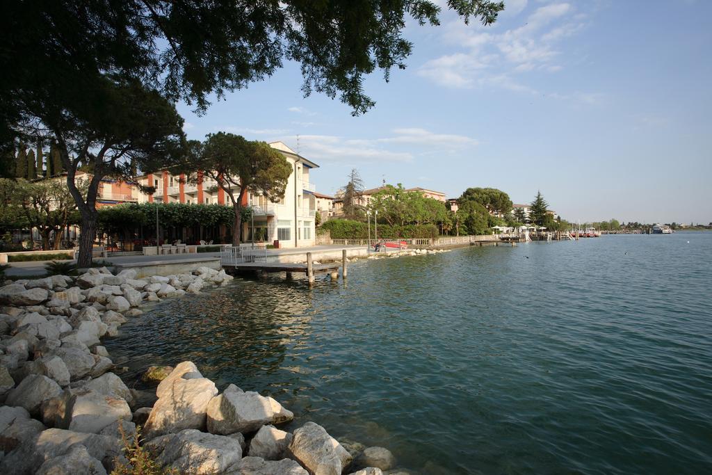 Hotel Giardino Sirmione Luaran gambar